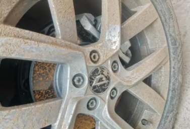 車輪轂里面圓盤生銹怎么辦？